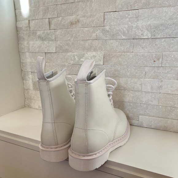 Dr. Martens 1460 MONO Smooth Leather (unisex) - Picture 4 of 12